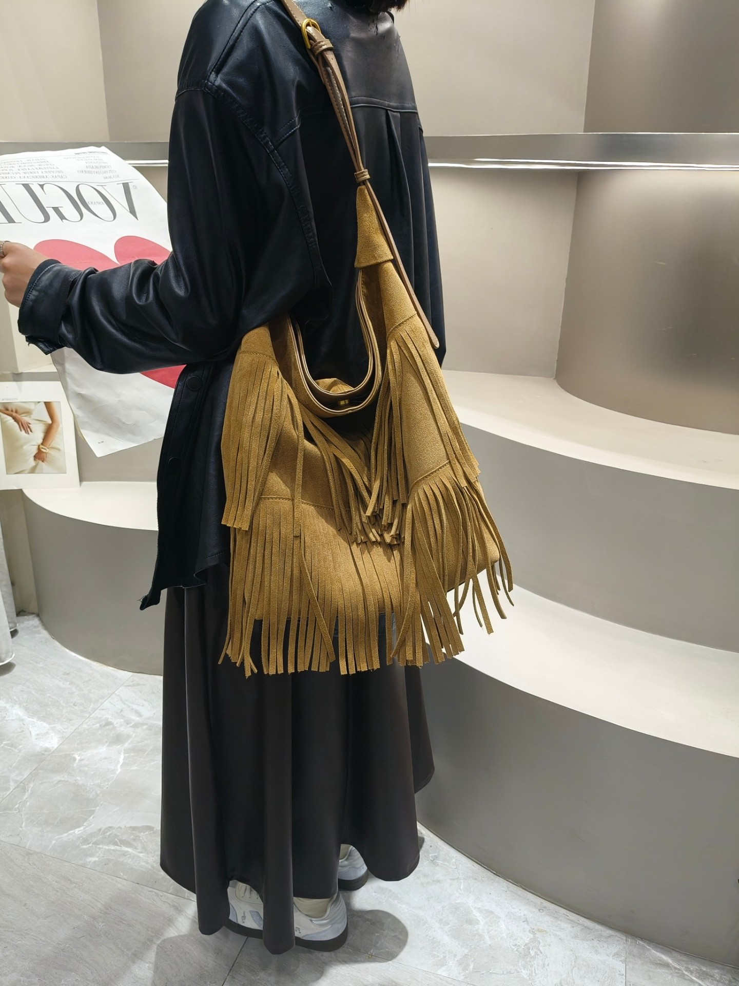 波西米亚时尚流苏包女秋冬复古麂皮绒托特包大容量腋下包通勤包潮