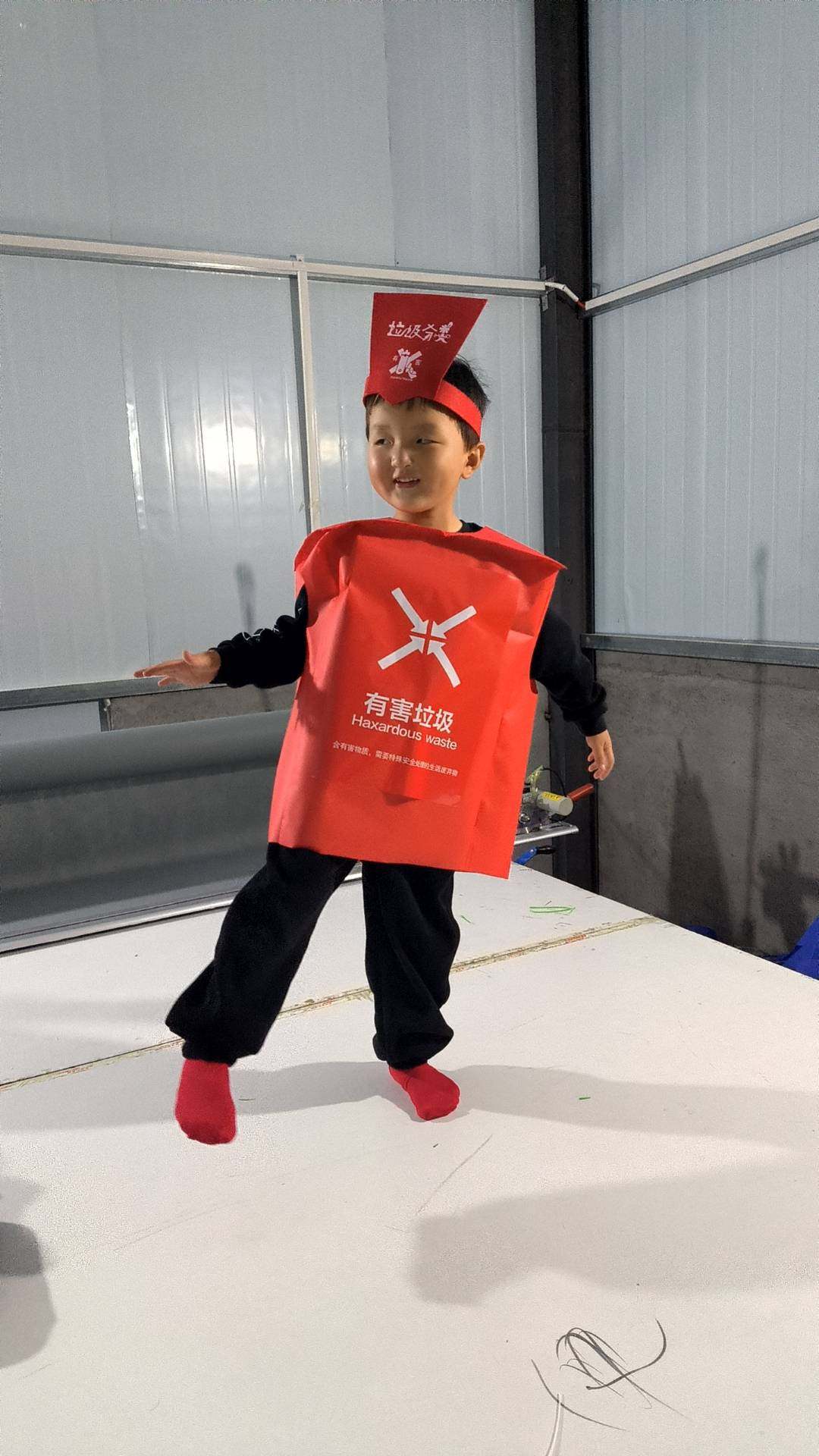 儿童垃圾分类演出服装成人亲子环保垃圾桶表演宣传手工材料时装秀