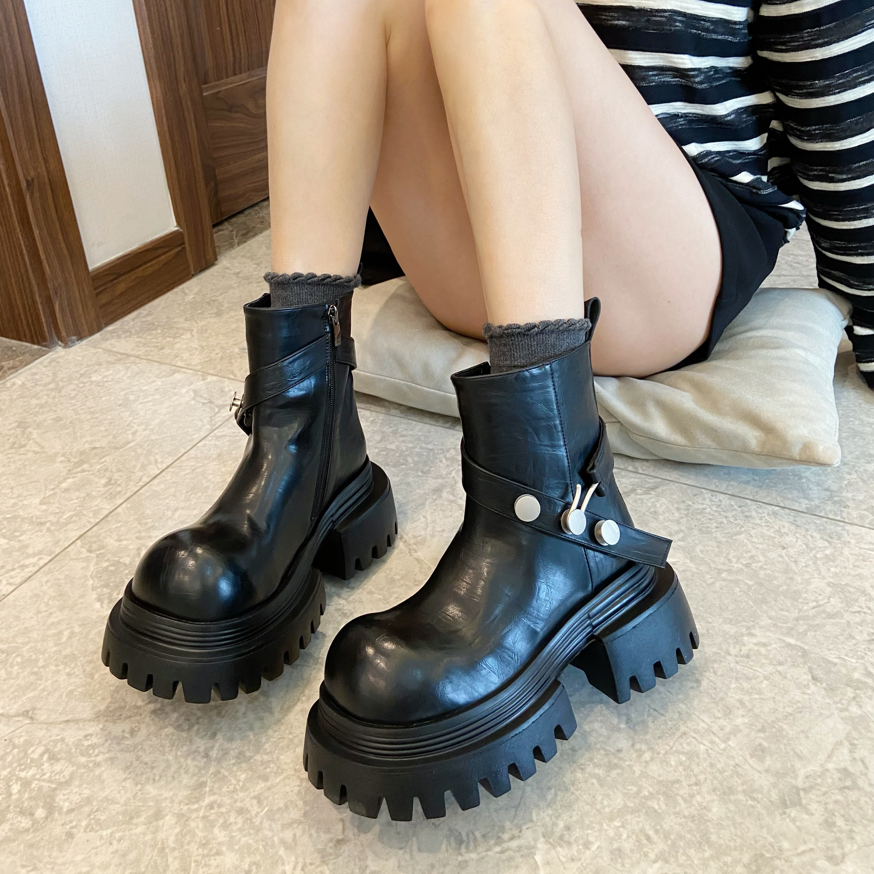 真皮厚底增高马丁靴女2025冬季新款百搭烟筒靴机车靴皮带扣短靴女