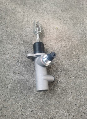 国六新款东风多利卡离合总泵1604010-CB5101