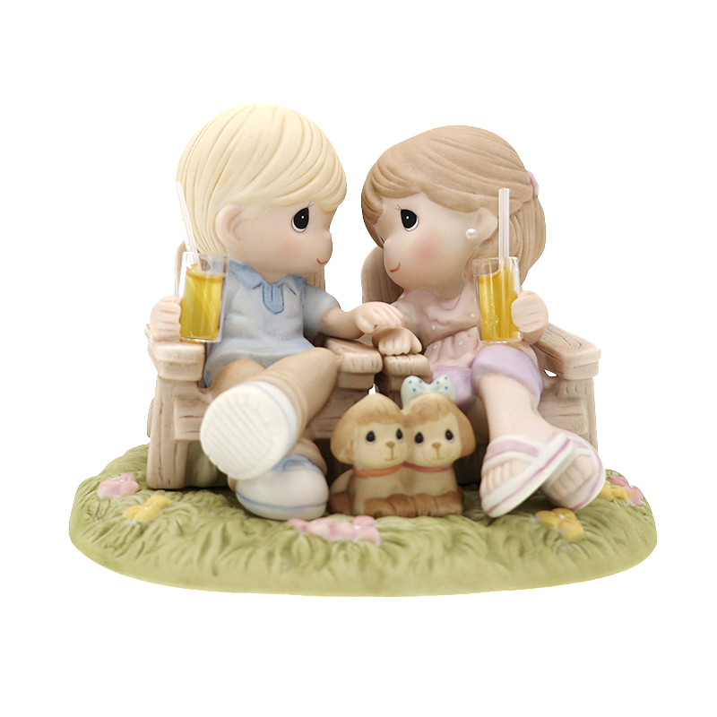 直播 Precious Moments 水滴娃娃 男孩与女孩休闲时光  陶瓷摆件