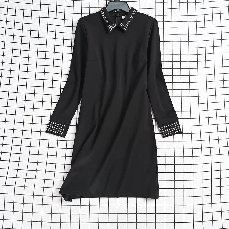 思琪女装 北欧系大气质感镶钻装饰秋款连衣裙