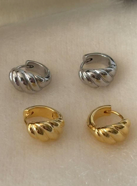 Retro简约百搭牛角包耳圈s925银针卡扣设计金银光泽感时髦耳环