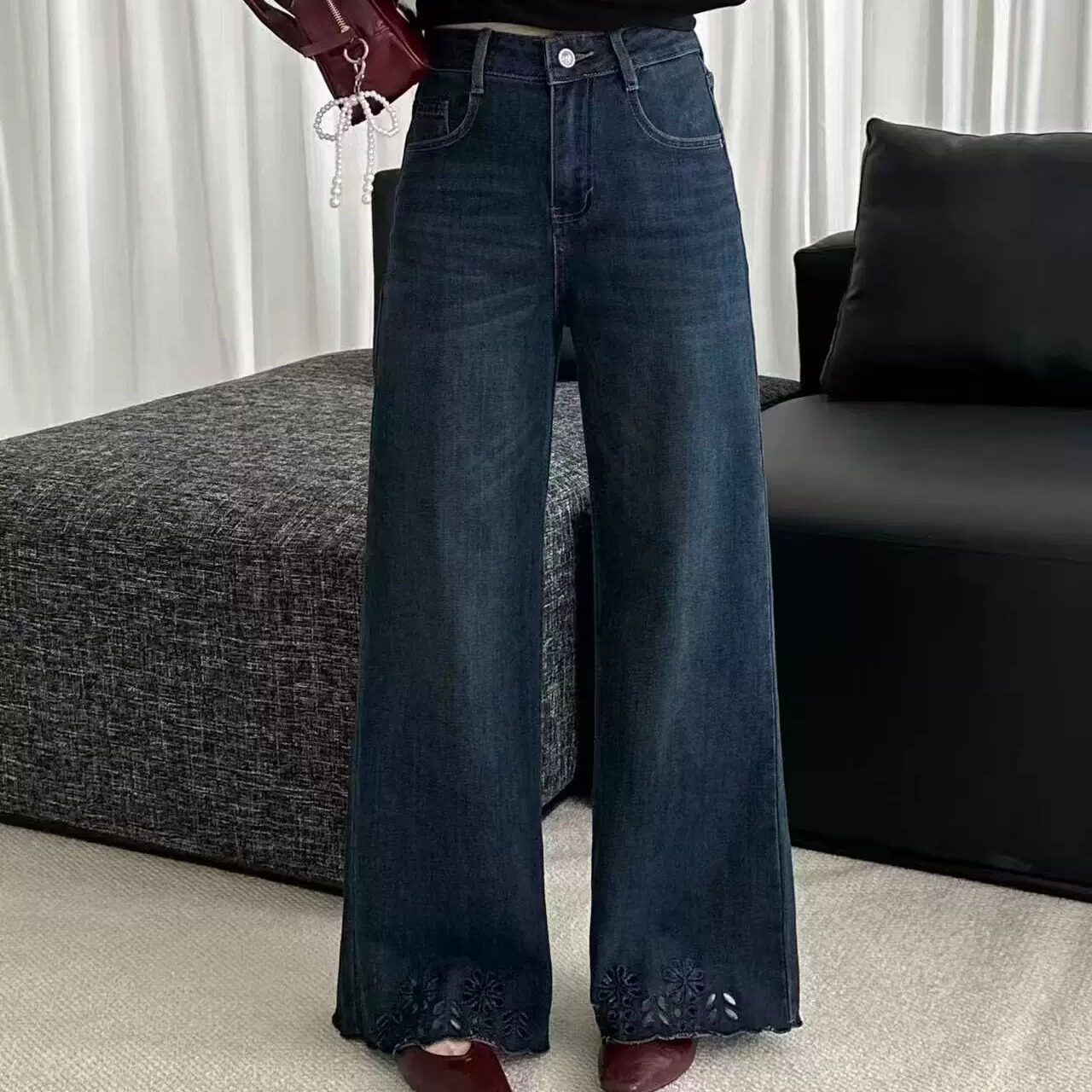 2026秋季高腰微喇显瘦牛仔裤女