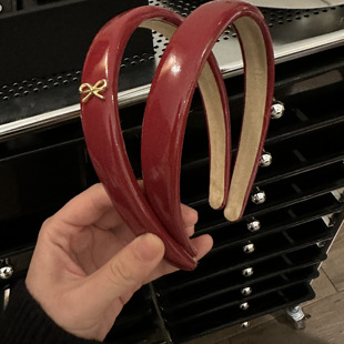 显白王者～复古新年红色pu皮蝴蝶结发箍女宽边高颅顶压发洗脸头箍