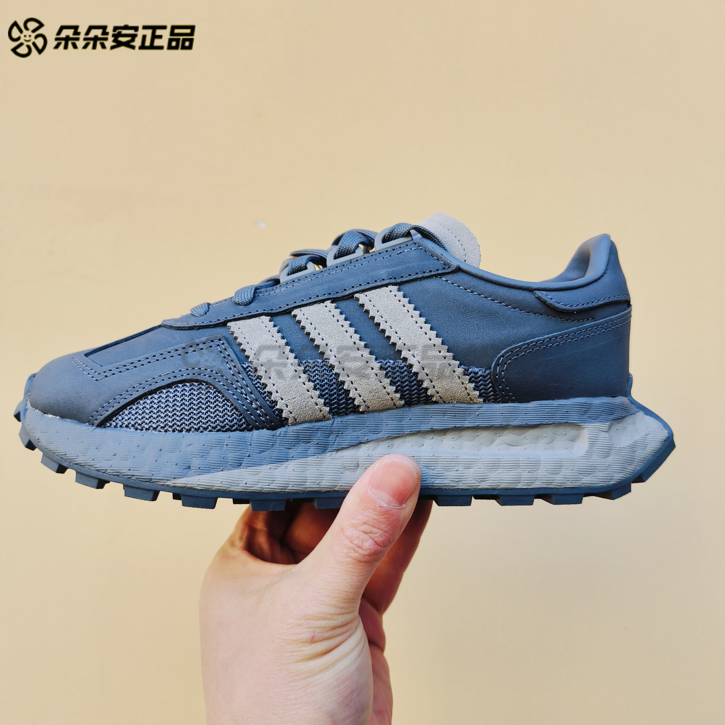 阿迪达斯三叶草运动休闲跑鞋