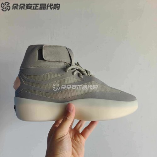 阿迪达斯FearofGod高帮篮球鞋