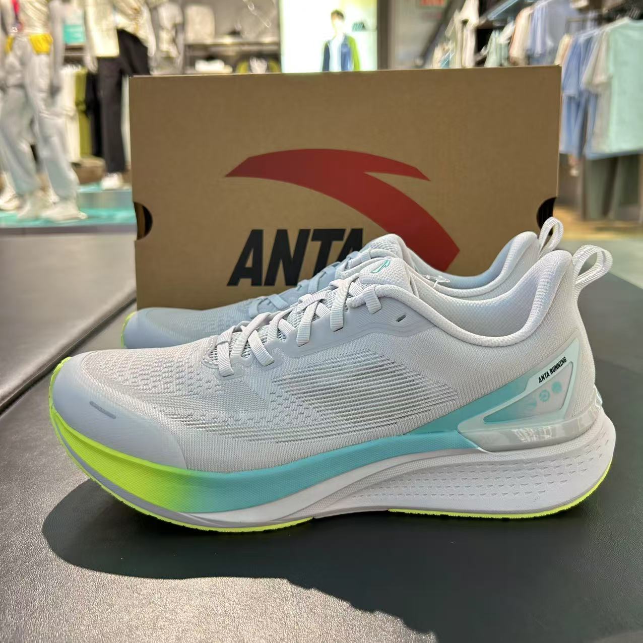 安踏2025年夏季氢跑柔软透