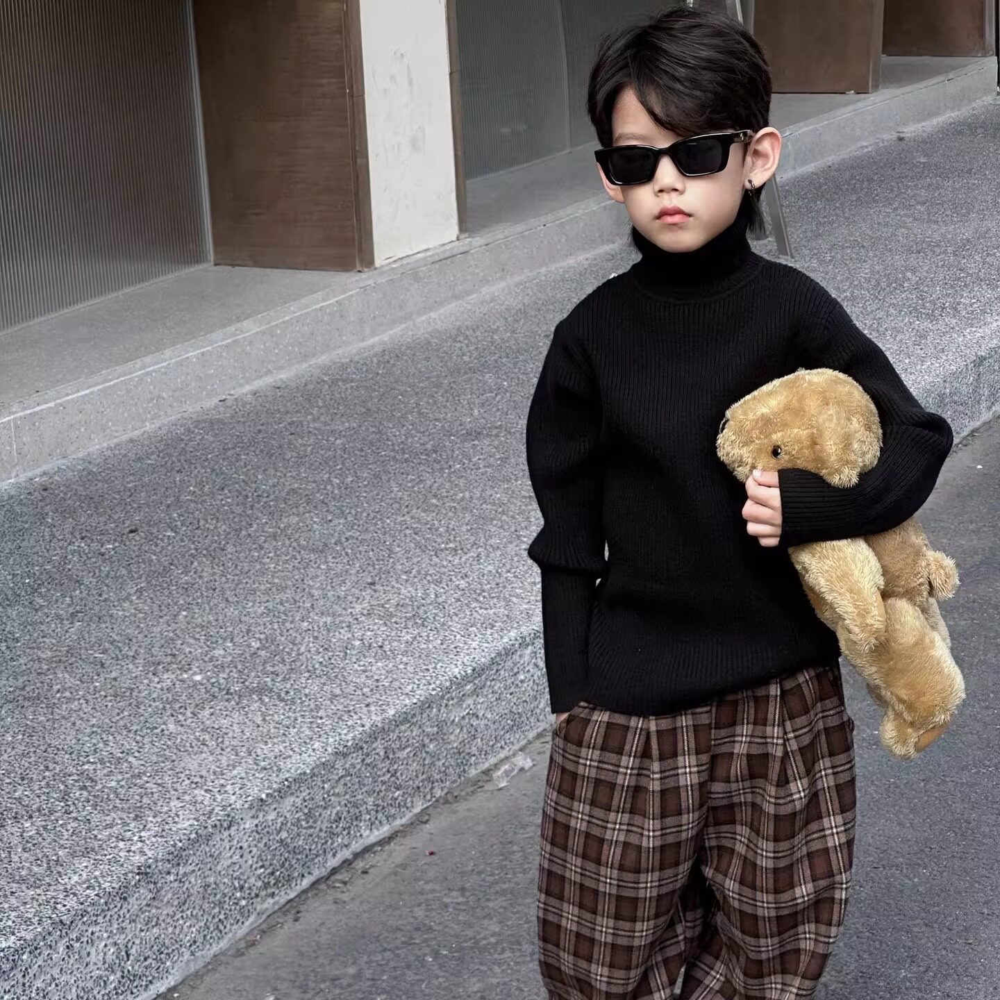 貌貌妈家2025冬季新款韩版男童纯色加厚休闲毛衣打底宝宝套头高领