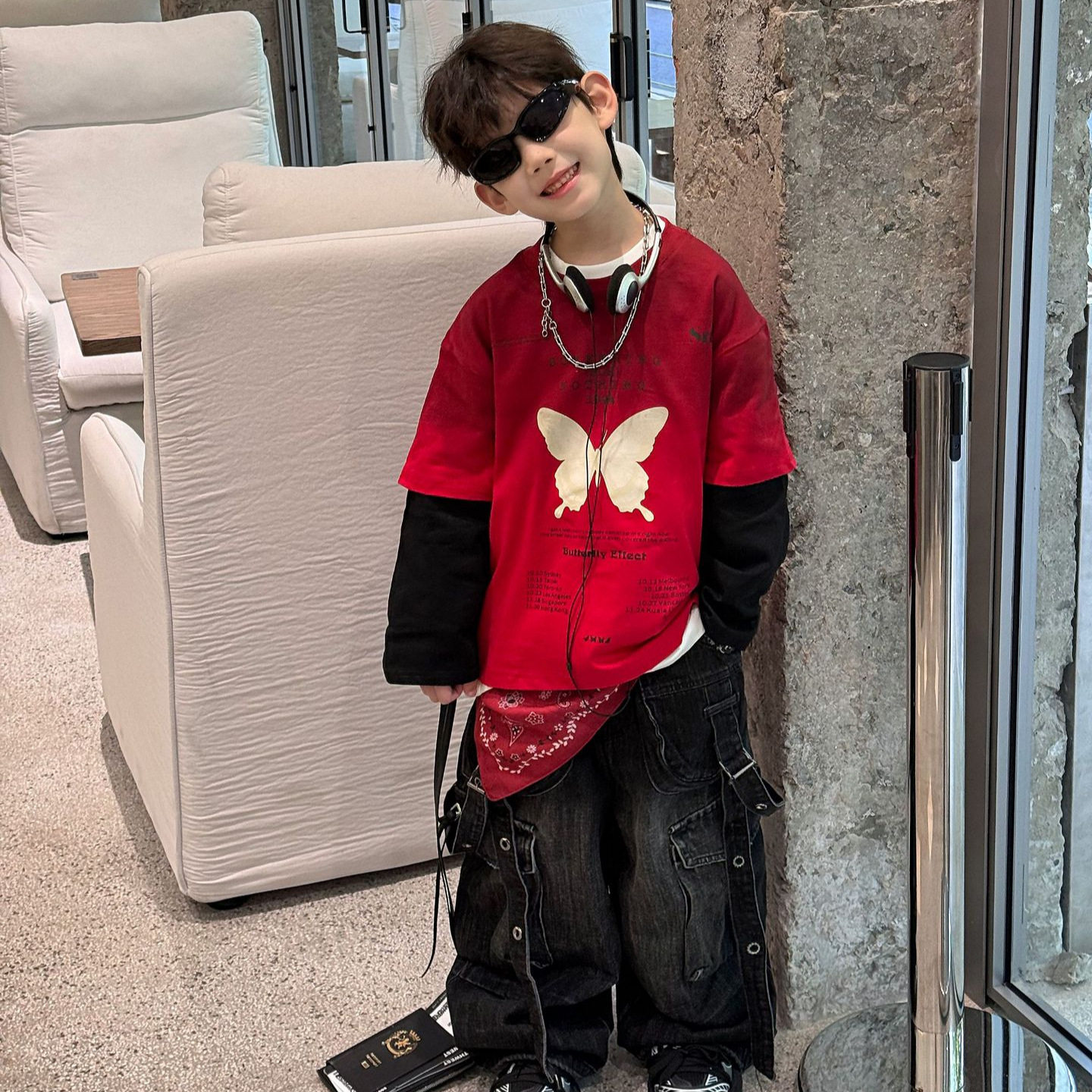 儿童街头蝴蝶假两件卫衣洋气