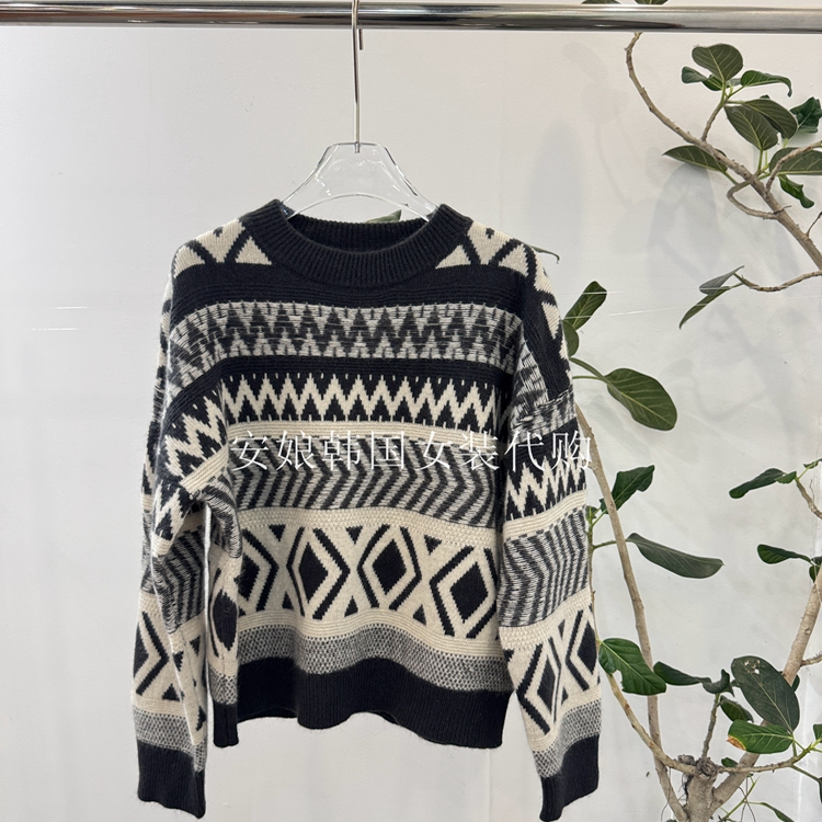 时尚圆领菱格拼色长袖针织毛衣