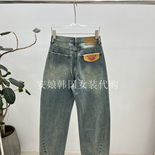 时尚直筒磨白通勤牛仔裤