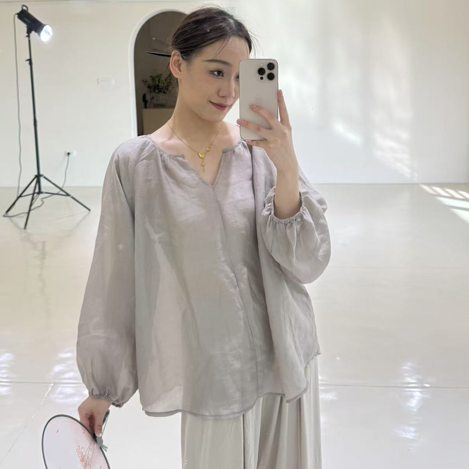 朵棠古典舞蹈服宽松仙气飘逸纱衣中国舞现代舞飘带V领练功服上衣