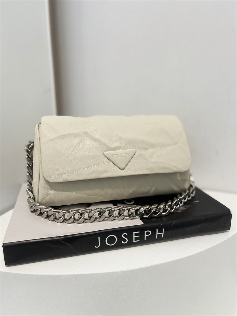 黑色女王正品褶皱小众翻盖小包包2025新款潮手抓纹软面手提斜挎包