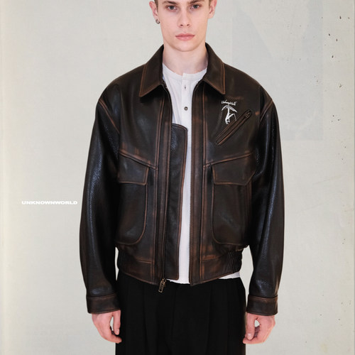 UNKNOWNWORLD 25FW 恶魔季手工擦色做旧头层牛皮飞行夹克皮衣