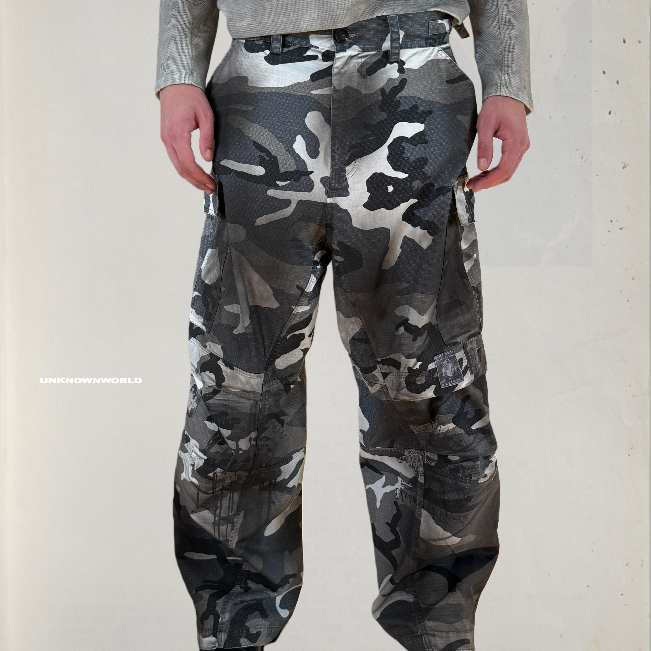 UNKNOWNWORLD ARCHIVE OF MY ART TASTE CARGO迷彩贴布做旧工装裤