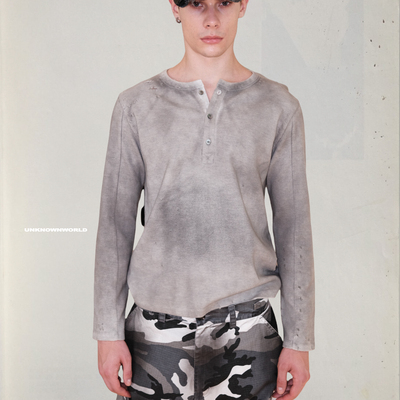 UNKNOWNWORLD 25FW 恶魔季华夫格亨利领套头薄卫衣