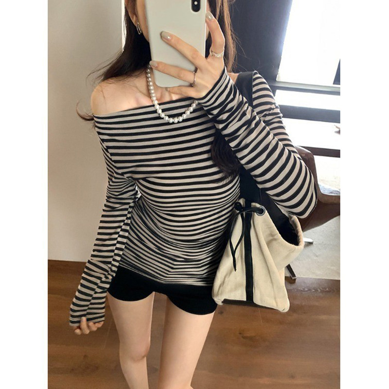 复古撞色条纹蝙蝠袖时尚修身长袖T恤女春秋薄款美式一字肩上衣潮