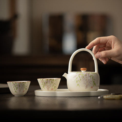 釉下彩手绘米黄色提梁壶茶壶茶盘