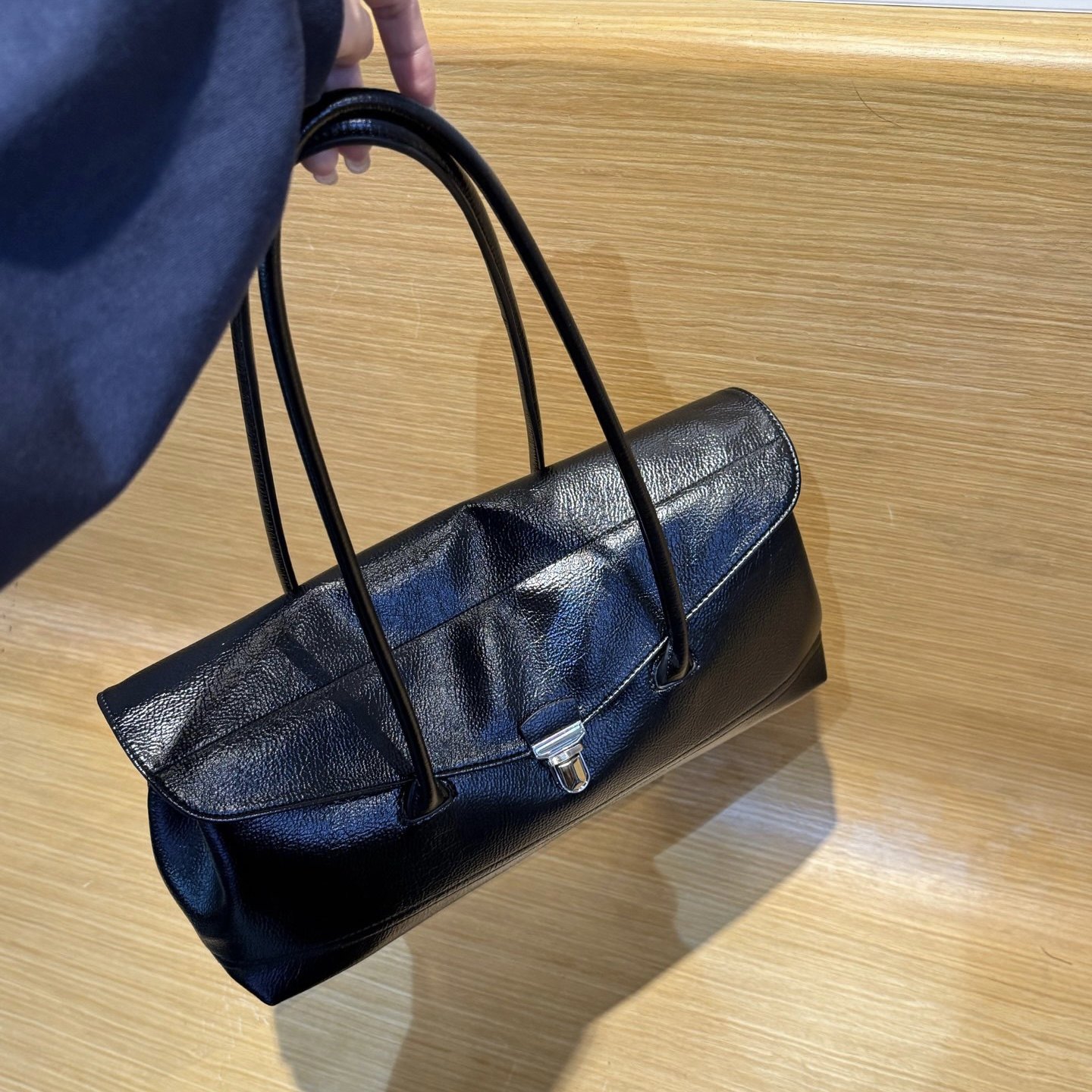 2025新款小众轻奢链条邮差包包女新款通勤锁扣包复古大容量手提包,箱包皮具/热销女包/男包,腋下包,淘宝优惠券,粉丝福利购,淘宝优惠卷