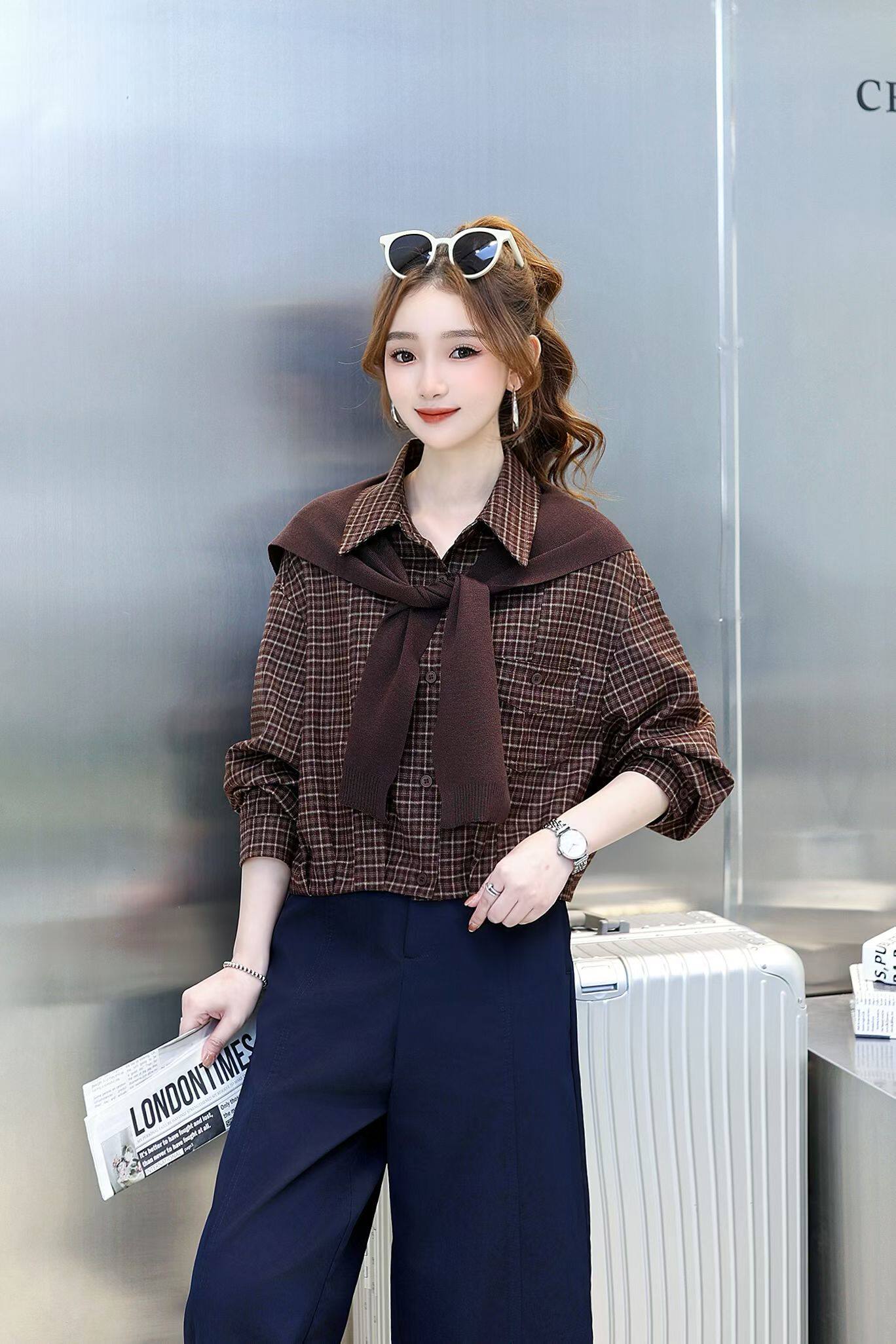 2026秋季新款女上衣时尚韩版针织披肩加格子长袖衬衫短款豹纹外套