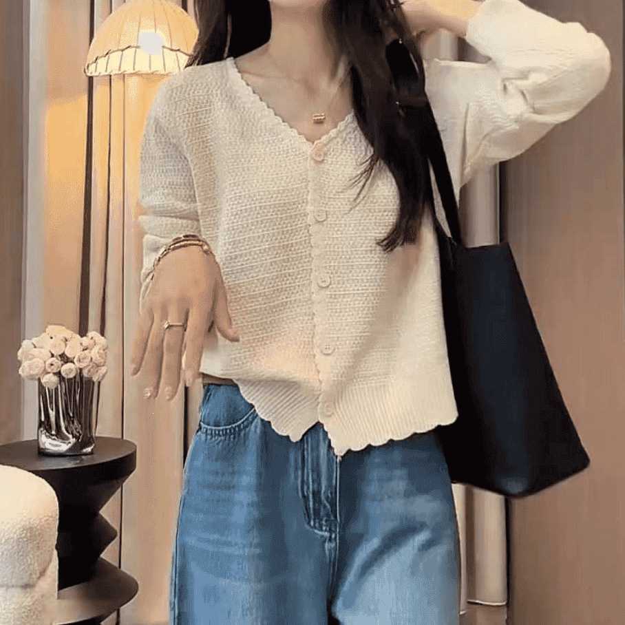 秋季新款V领花边针织开衫毛衣2026女气质显瘦洋气百搭外搭上衣