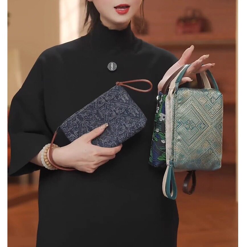 2025新款民族风壮锦纹理手机包休闲百搭便携零钱包女款网红款时尚