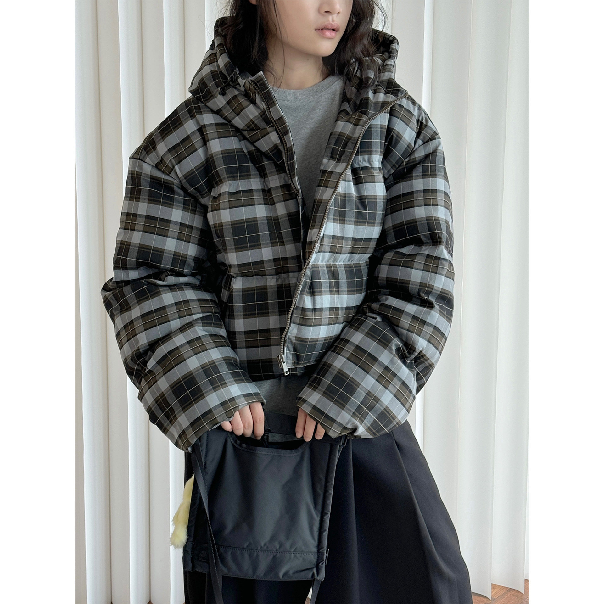 有乐冬新款韩版复古街头格纹短款连帽羽绒服90鸭绒保暖蓬松外套女