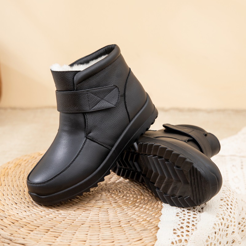 冬季保暖棉鞋真皮加绒皮鞋羊毛短靴女中老年妈妈平底防滑棉靴子