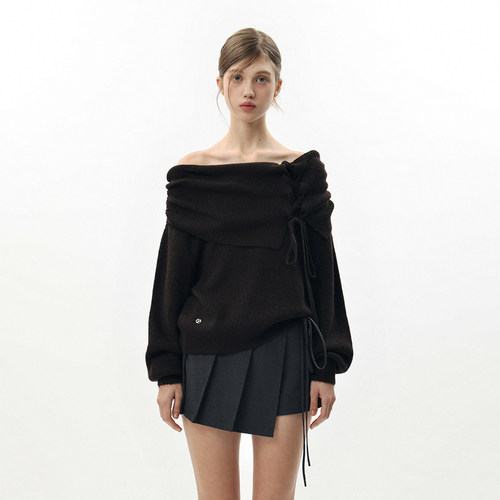 painorpleasure一字领露肩毛衣