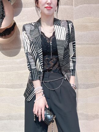 气质西装条纹外套西服春秋新款洋气韩范修身百搭外套上衣女款西服