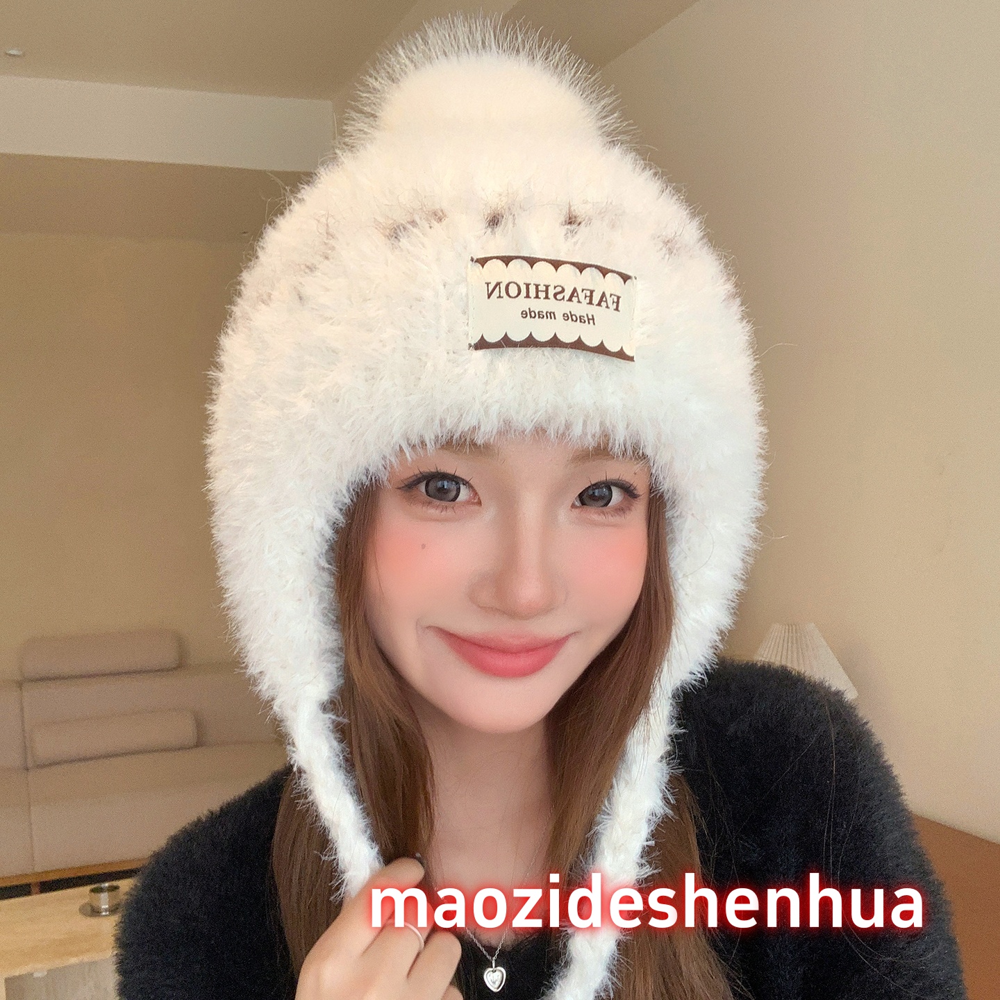 可爱毛绒球褶皱雷锋帽女保暖帽