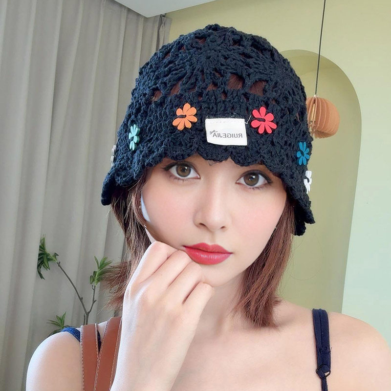 可爱彩色木质小花镂空针织渔夫帽