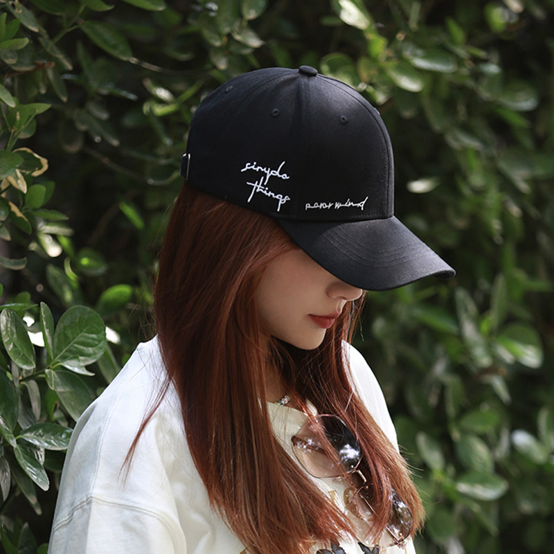 24爆款个性前卫硬顶字母刺绣鸭舌帽子女四季款出游百搭情侣棒球帽