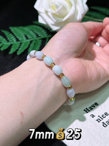 天然翡翠手链女款玉石手串送女友闺蜜生日礼物7mm平价桶珠素圈
