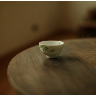 大茶杯 半月杯 主人杯 手绘个人杯 釉下彩 梅似雪 豆青翠竹