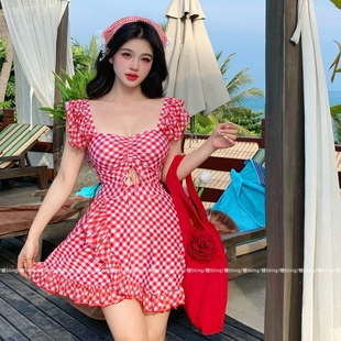 红白格子高级感泳衣女大码2025新款裙式连体遮肉胖女孩绝美高颜值
