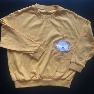 新款乐友歌瑞家微瑕疵姜黄男童卫衣130码偏薄（瑕疵如图）