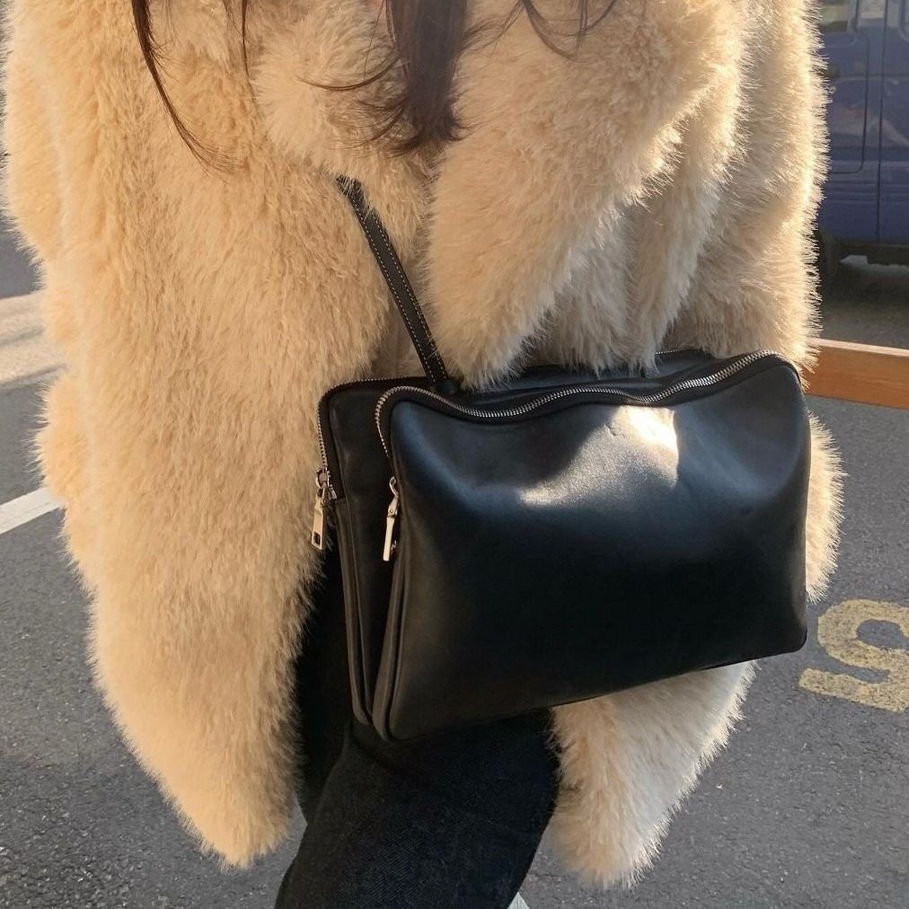 今年流行质感小众设跨简约时尚单肩包包女新款潮红色枕头单肩包包,箱包皮具/热销女包/男包,托特包,淘宝优惠券,粉丝福利购,淘宝优惠卷