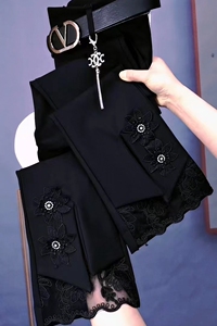 南韩弹力微喇裤洋气花朵蕾丝边立体装饰时装裤24年新款显瘦喇叭裤