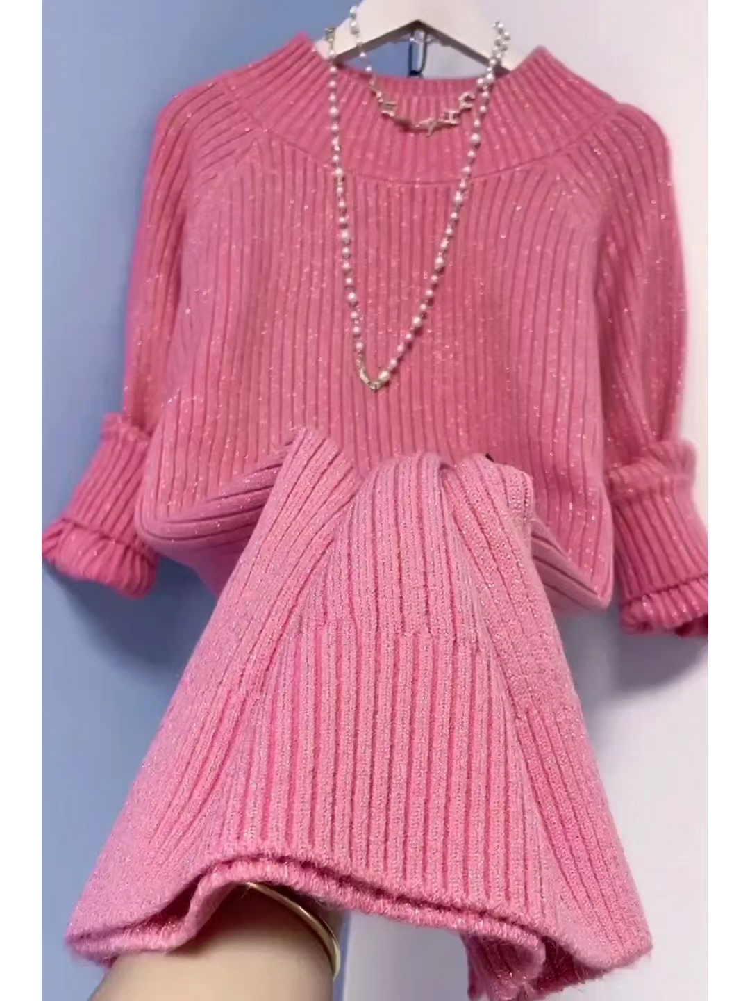 中长圆领亮丝针织连衣裙女