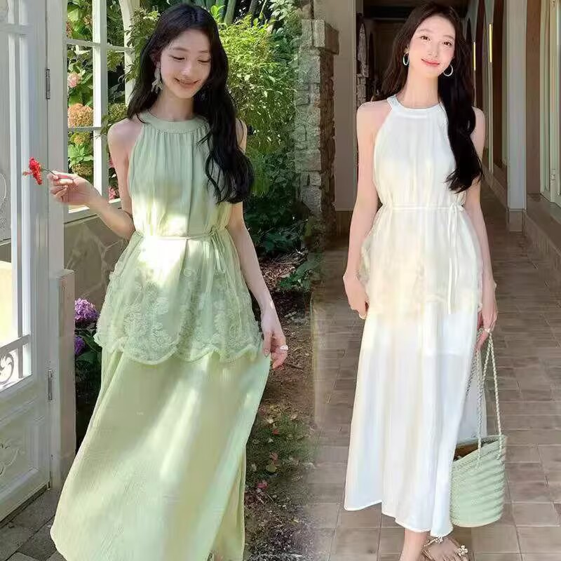 法式挂脖吊带连衣裙子女夏季新款海边度假风无袖沙滩裙白色可扎染