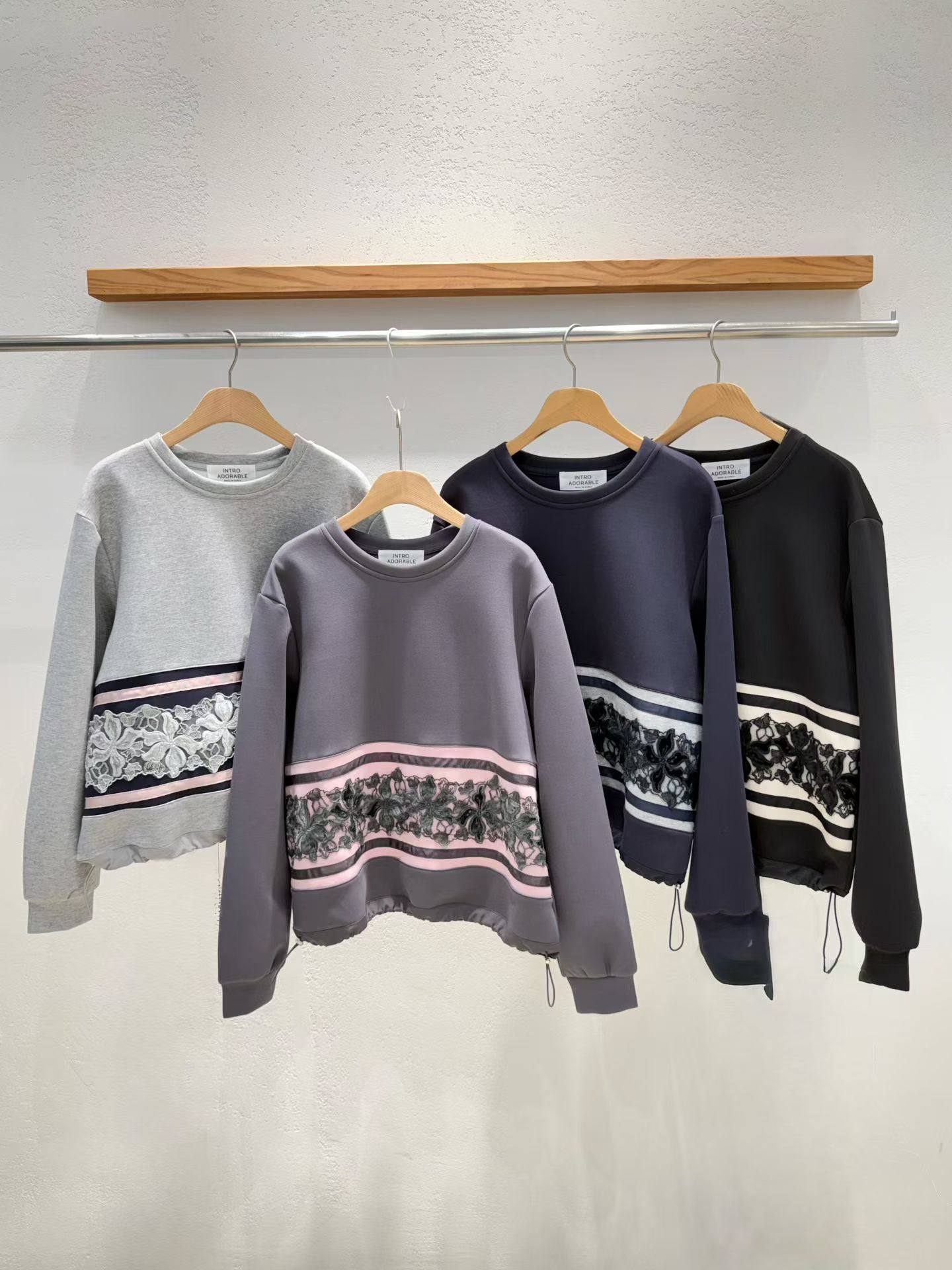 韩国东大门2026春季新品INTRO时尚百搭拼色圆领长袖T恤