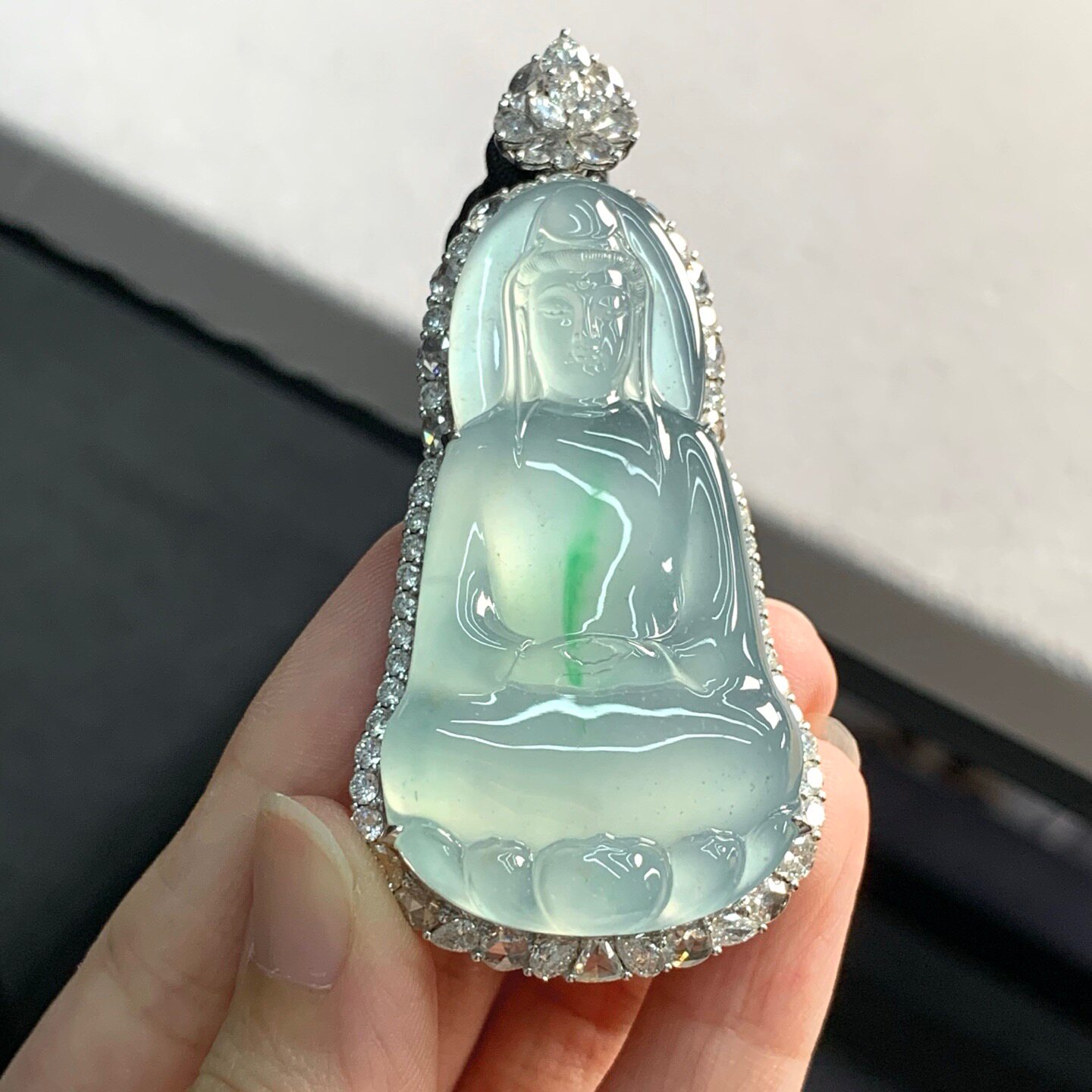 天然A货缅甸翡翠 观音吊坠 整缅甸翡翠