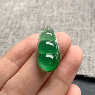 12.2 天然A货缅甸翡翠 24.3 尺寸 福豆