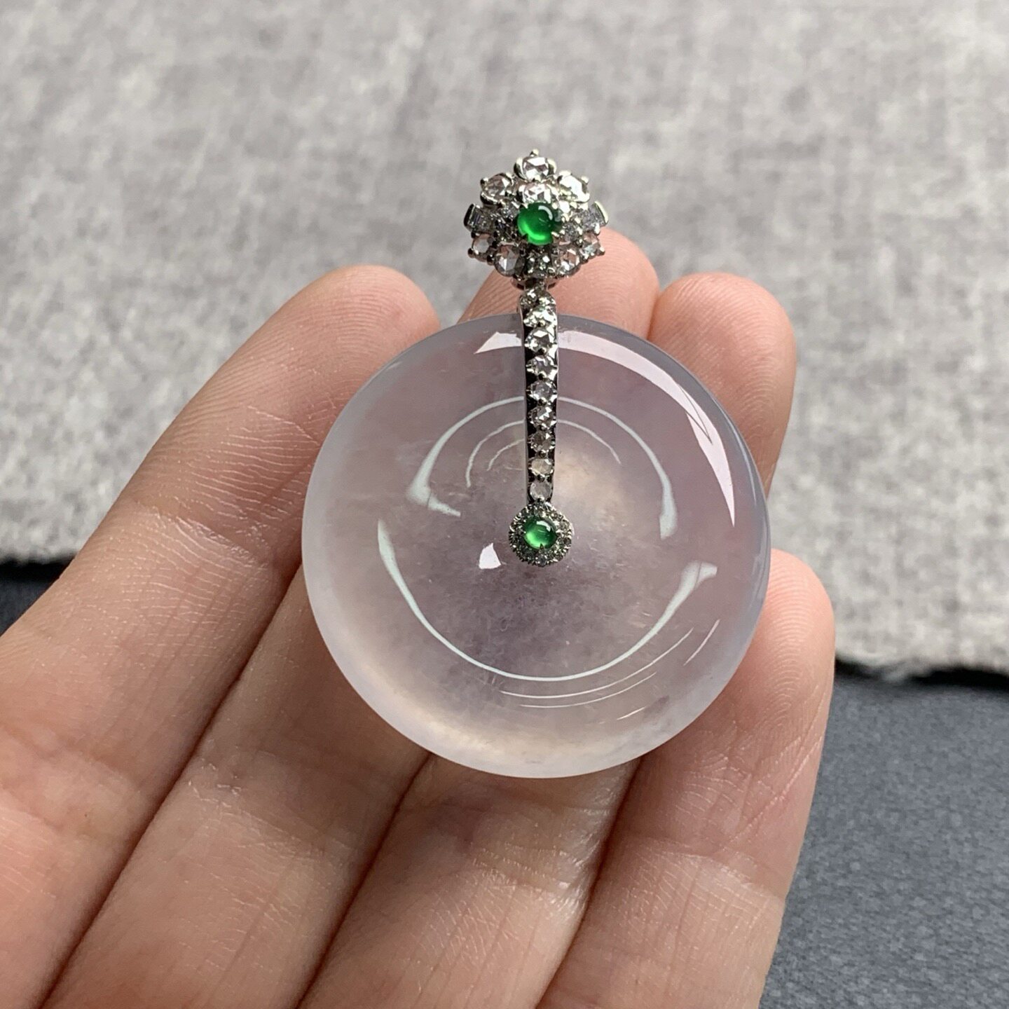 天然A货缅甸翡翠 平安扣吊坠 整体 : 39.5-29.5-5.8