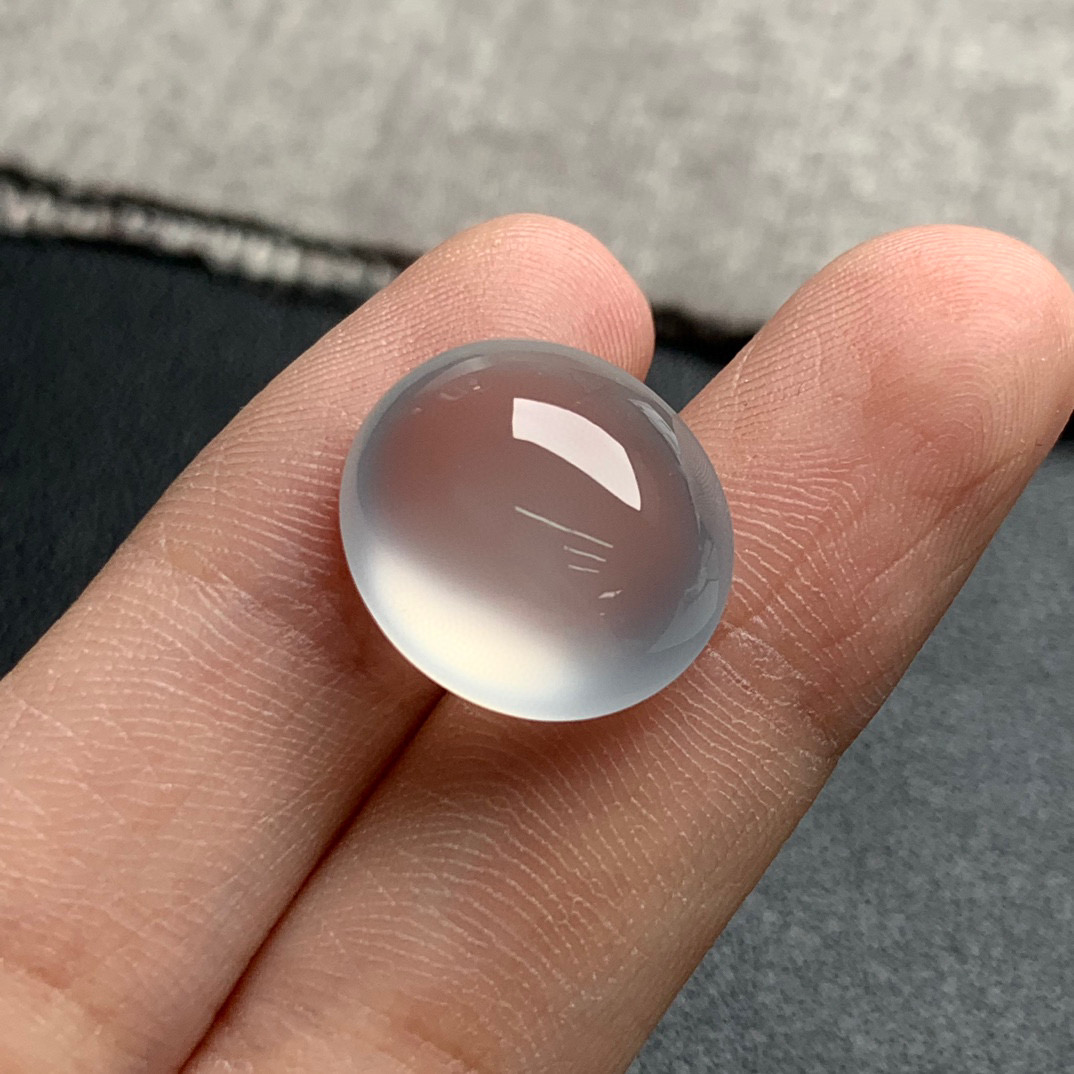 天然A货缅甸翡翠 蛋面 尺寸 : 15.7-13.9-7.8