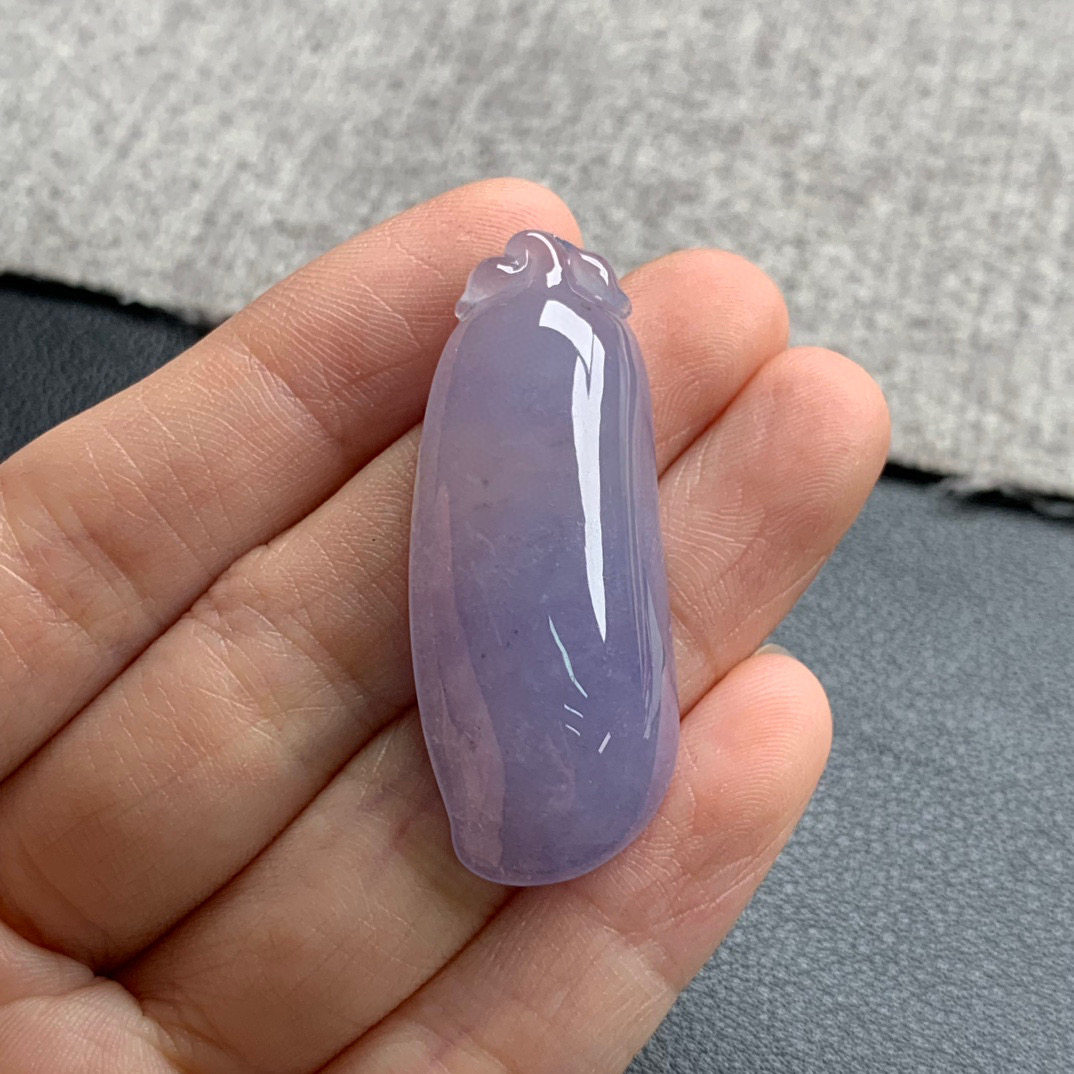 天然A货缅甸翡翠 紫罗兰福瓜 尺寸 : 41.9-16.5-8.4