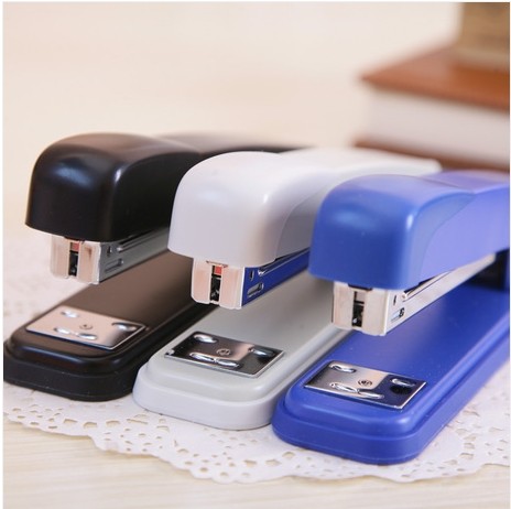 得力0307订书机办公白领用学生大号可定20页标准型通用订书器12号