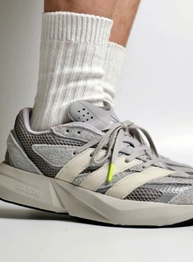 阿迪达斯LIGHTBLAZE男款透气缓震舒适轻便休闲运动鞋 JQ9972 9973